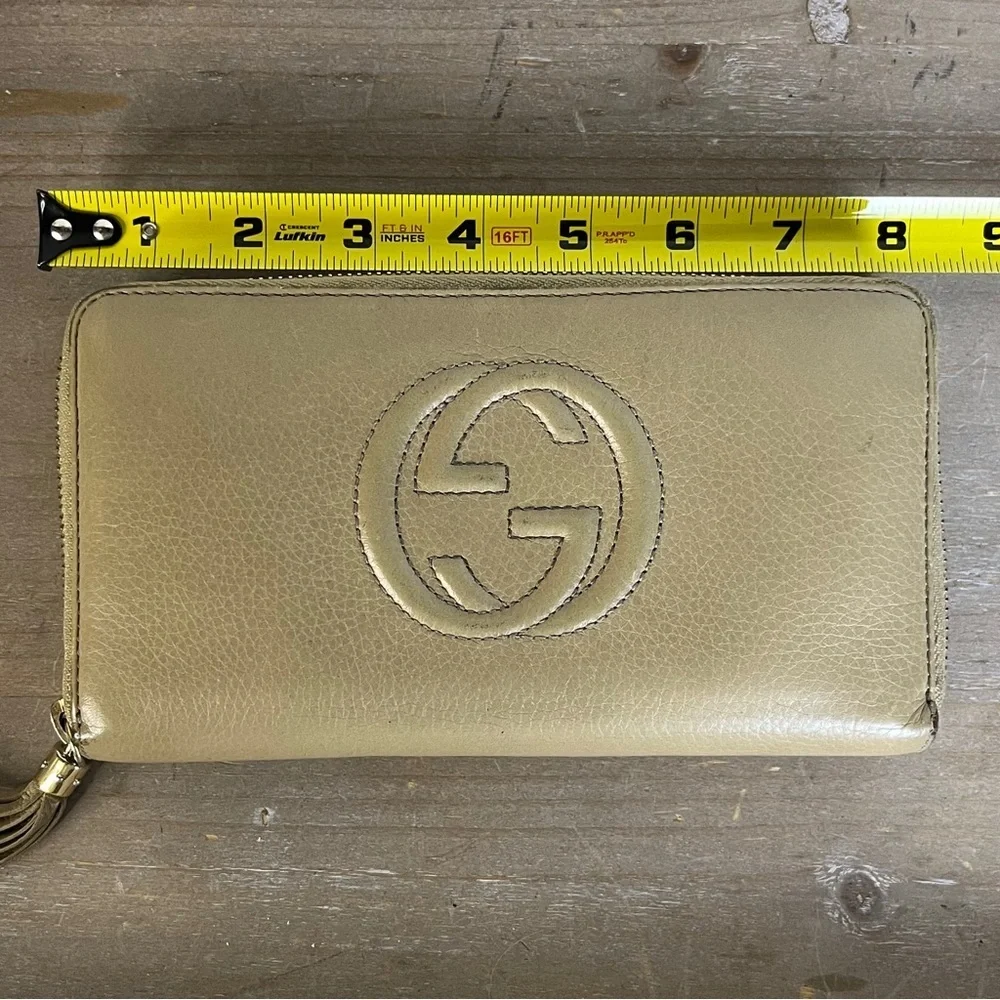 Gucci Soho Beige Leather Zip Around Wallet Tassel Logo Authentic 308364 Gifting - Picture 14 of 16